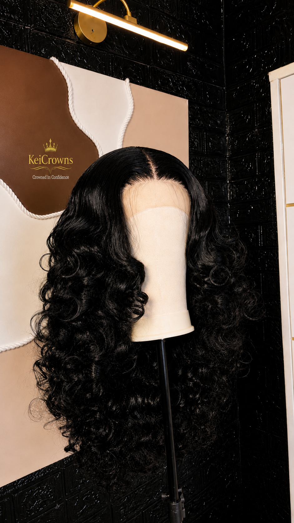 👑 Ebony Crown Futura Latisha Wig – 24" Black T-Part